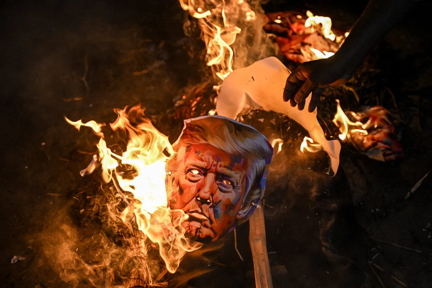 Hindistan Trump’a Karşı Paniklemeyi Bırakmalı