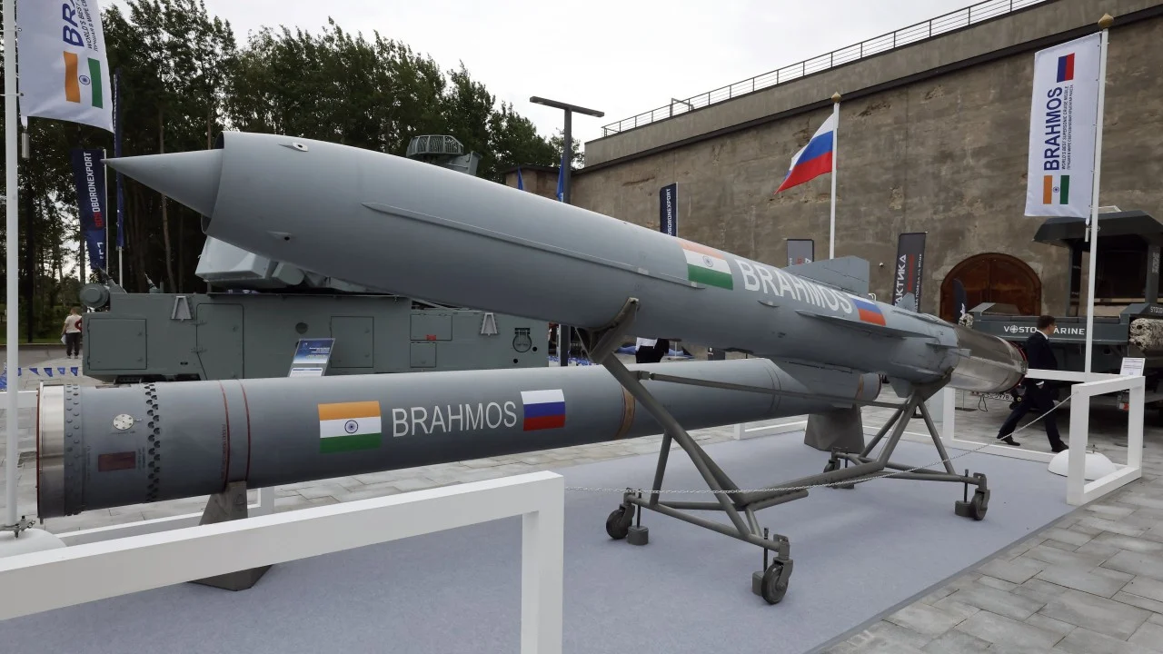 Hindistan’ın silah ihracatı: BAE ile Brahmos füzesi görüşmeleri