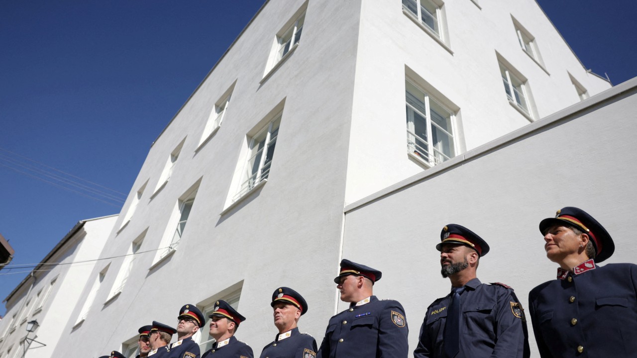 Hitler'in doğduğu ev karargâh oldu: Neo-Nazilere geçit yok