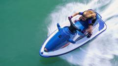 Hızlı jet ski sürücüleri plakalarını söküp kaçıyor