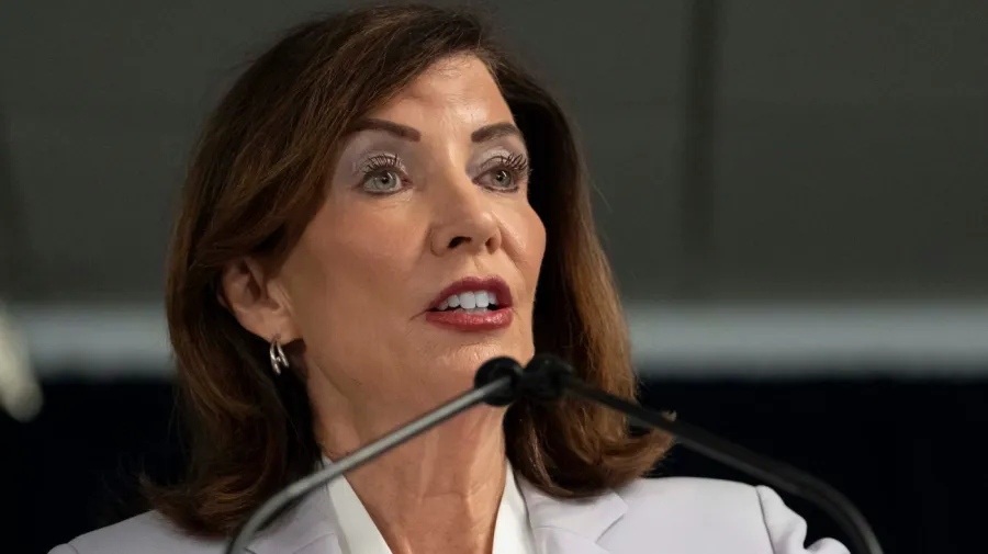 Hochul Cornell tepkisini 'korkunç' buldu, inceleme istedi