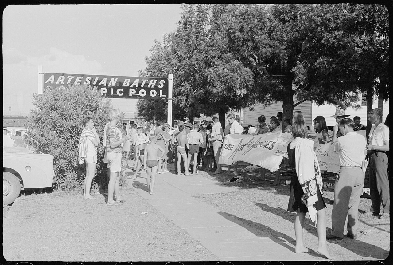 Hollanda'da Çocuğa Havuza Giriş Yasağı Irkçılık Tartışmasını Alevlendirdi