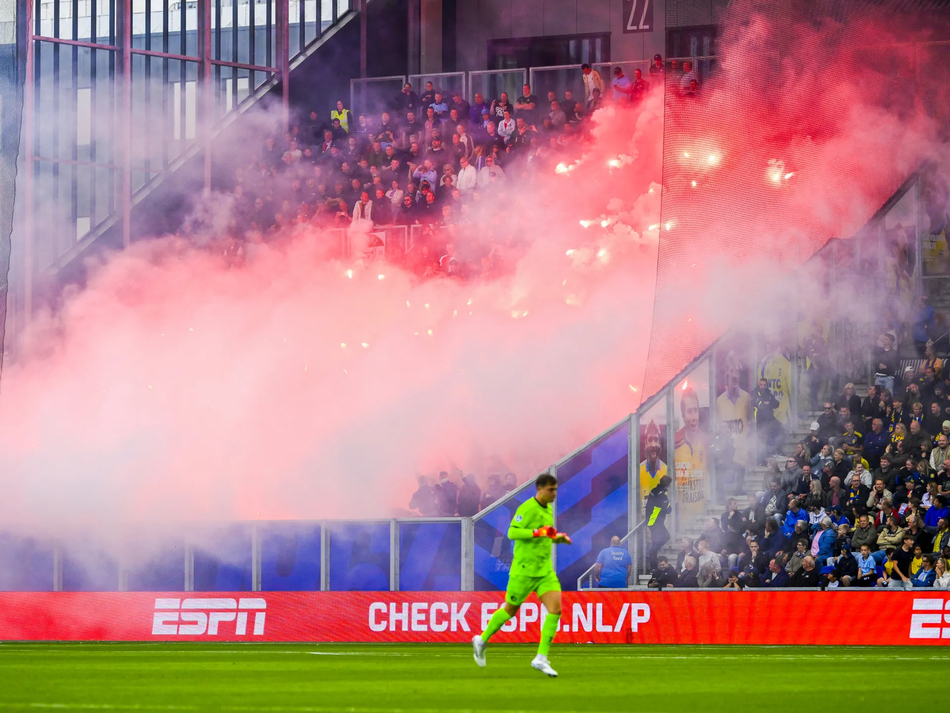 Hollanda Ligi'nde Şok: Cambuur Taraftarı Yanarak Yaralandı