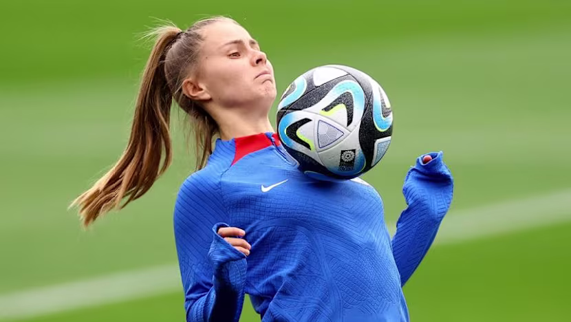 Hollandalı orta saha Pelova, Arsenal'den Tottenham'a transfer oldu