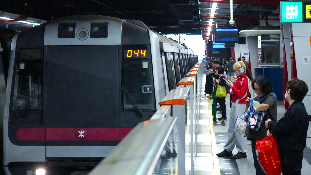 Hong Kong'da 1 Temmuz Kutlamaları: İndirimler ve Ücretsiz Ulaşım