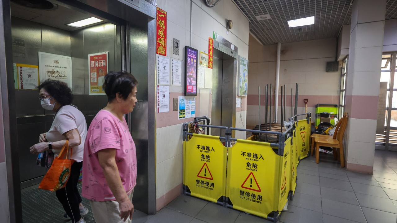 Hong Kong 10 yıllık asansör kapılarını mercek altına aldı