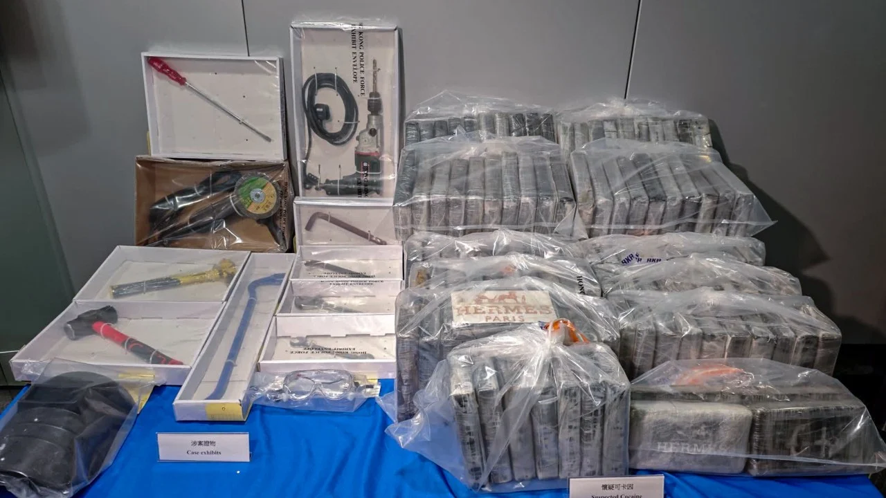 Hong Kong'da 3 Tonluk Metal Bloklara Gizlenmiş 120 Milyon Dolarlık Kokain Ele Geçirildi