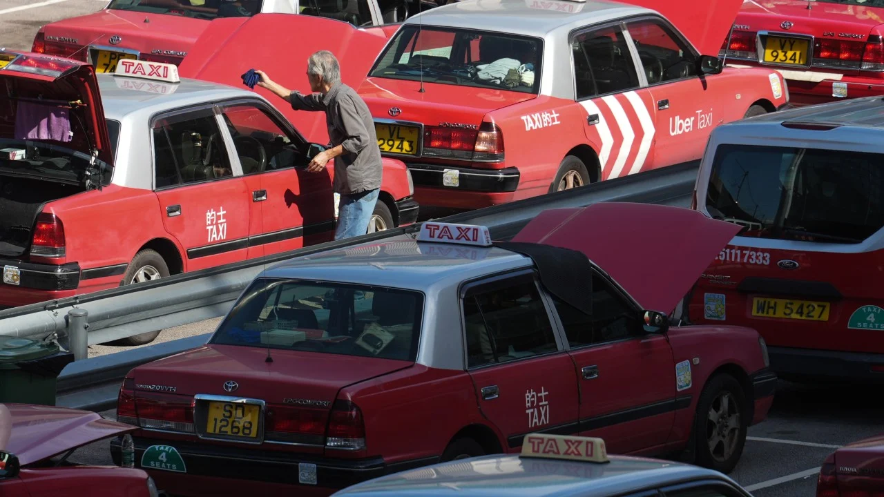 Hong Kong 65 yaş üstü ticari araç sürücülerine zorunlu sağlık kontrolü getiriyor