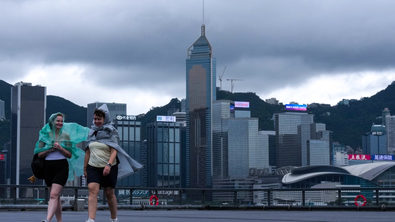 Hong Kong'da Amber Yağmur Fırtınası Uyarısı