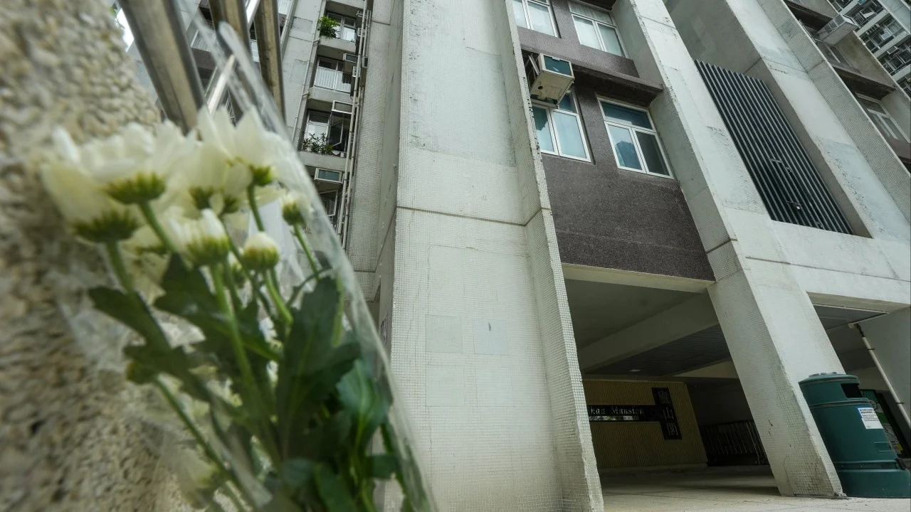 Hong Kong'ta Anne-Kız İntiharı: Eğitim Stresi ve Aile Travması