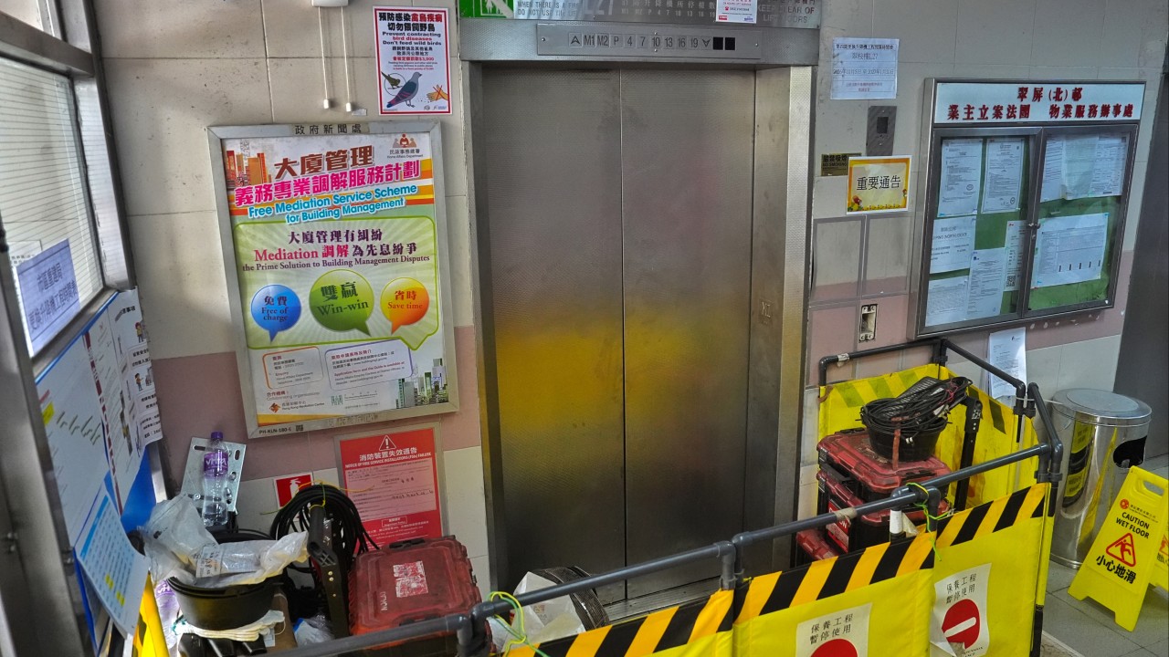 Hong Kong'da Asansör Skandalı: Denetim ve Mühendis Akreditasyonu Tartışması