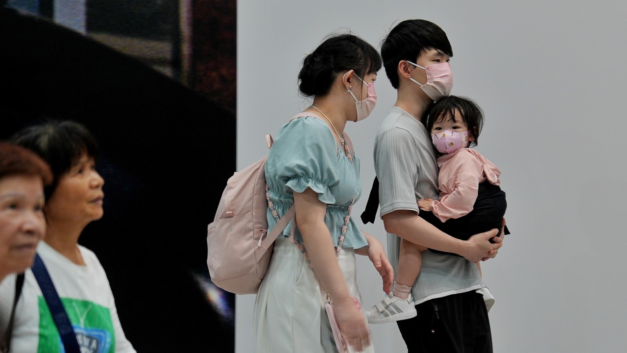 Hong Kong'da aşısız çocuk ölümleri ve düşen aşılama oranları endişe yaratıyor