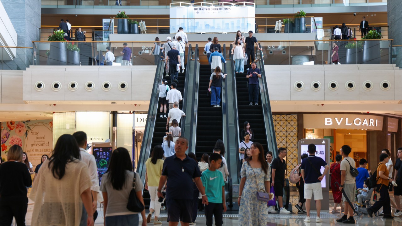 Hong Kong'da Özel AVM Kameraları Polis Ağına Bağlanacak