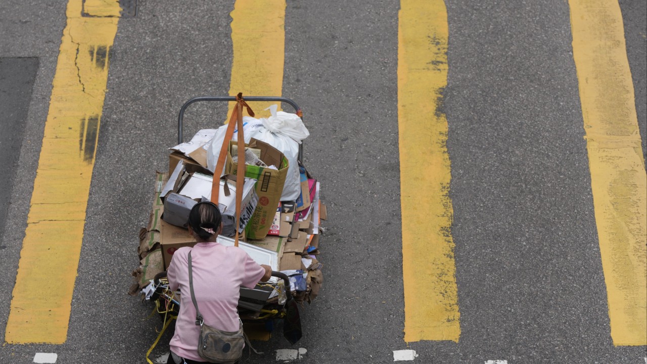 Hong Konglu bekar annelere 45 bin HK$ iş teşviki