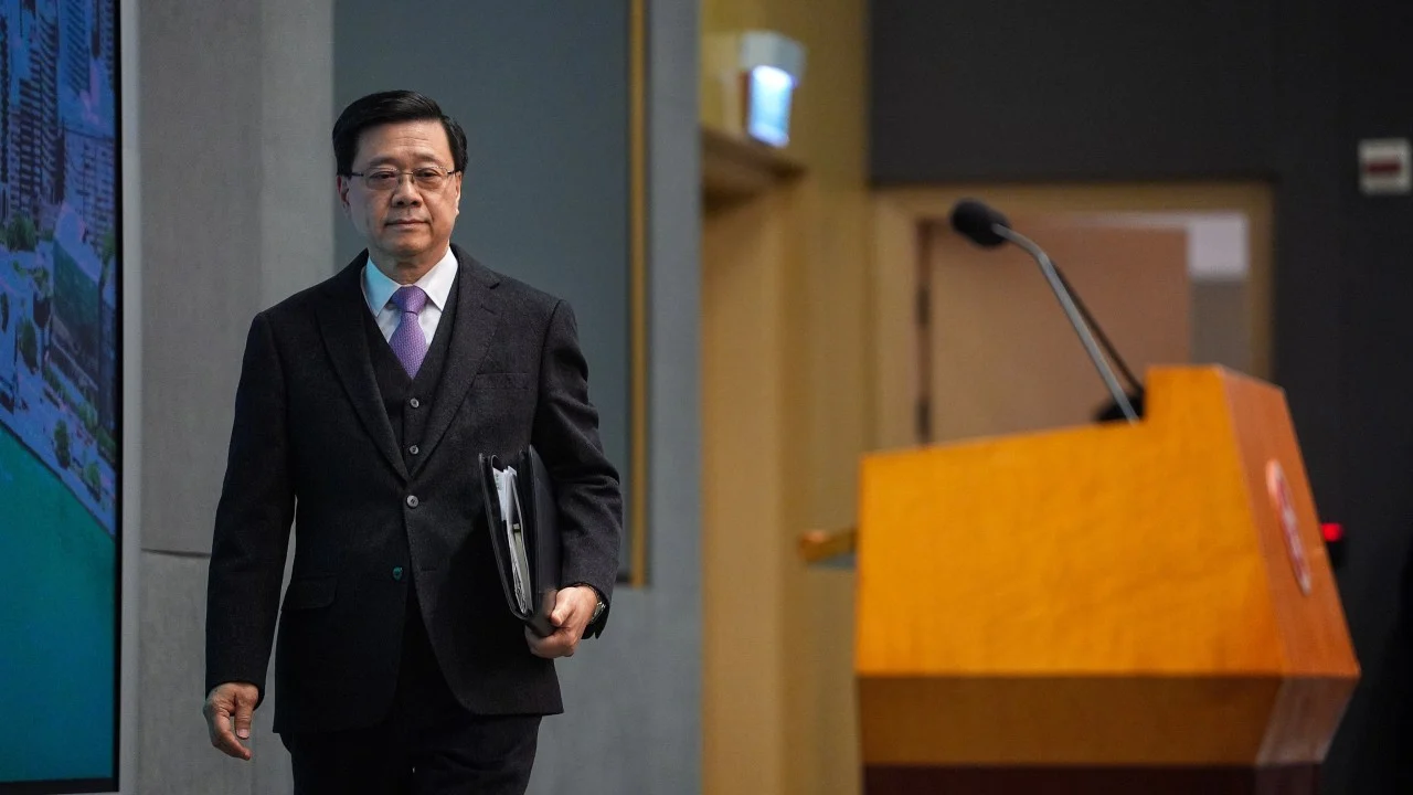 Hong Kong beş yıllık planında yönetişim reformu şart