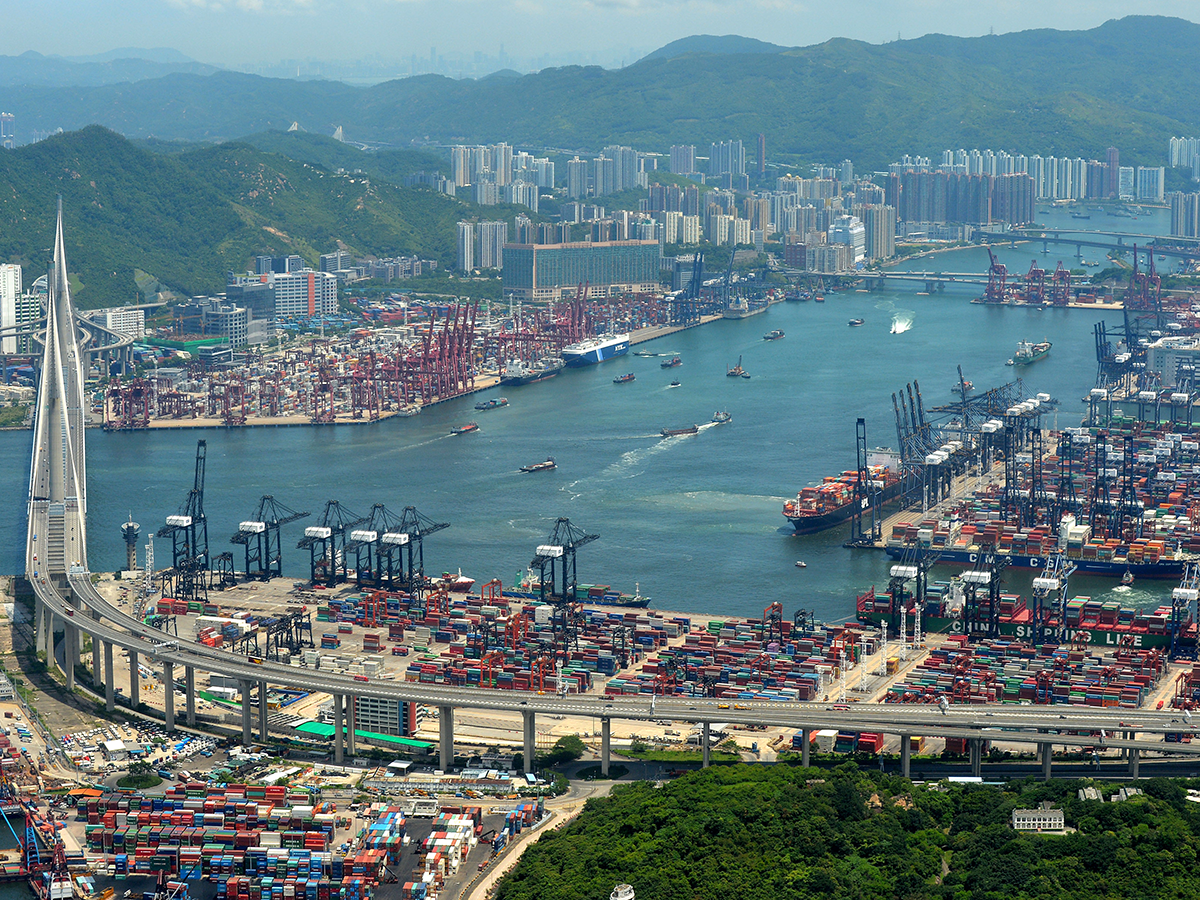 Hong Kong'un Dış Ticaret Açığı Rekor İhracatla Sıfıra Yaklaştı
