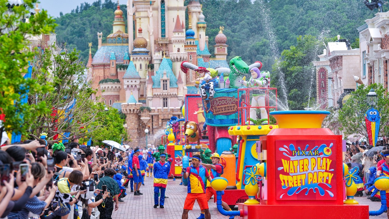 Hong Kong Disneyland yaz sıcaklarına karşı öğleden sonra bileti ve serinletme önlemleri