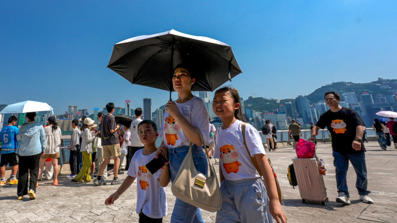 Hong Kong, Dolphin Tayfunu'yla Rekor Sıcaklık Kırdı