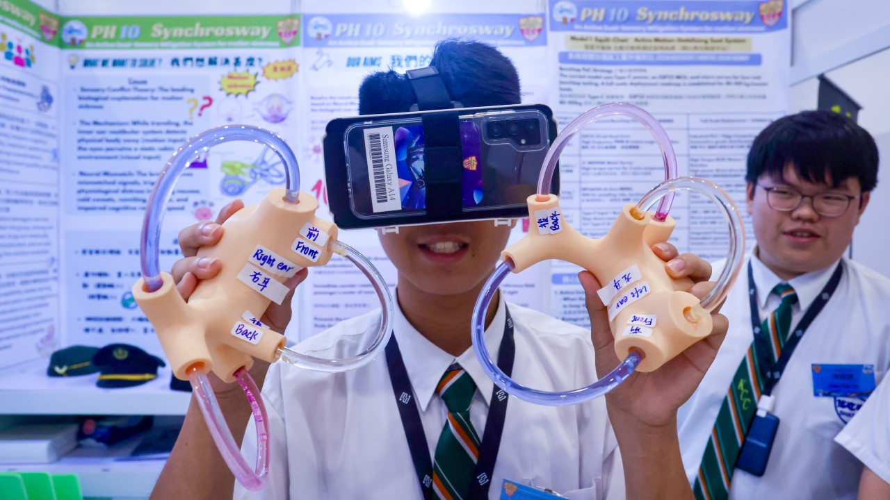 Hong Kong fen ve matematik müfredatını yeniliyor