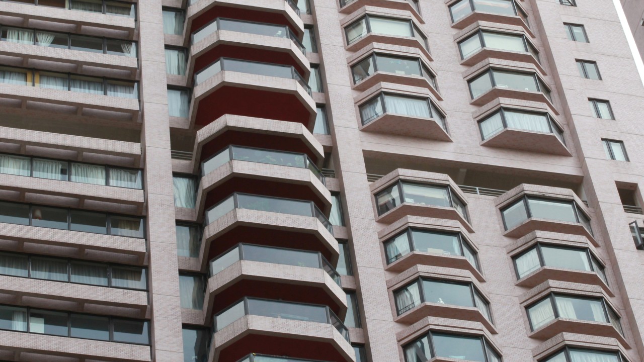 Hong Kong'da gayrimenkul sermaye kayması: Aileler lüks konut alıyor