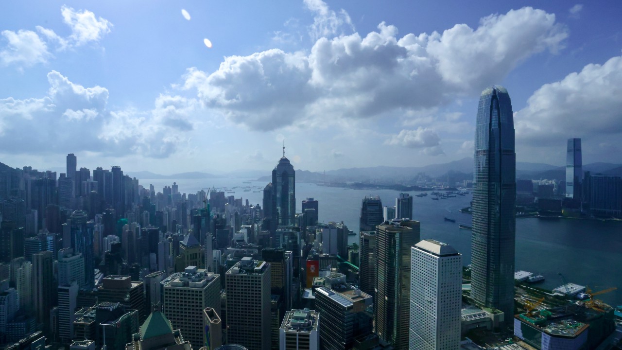 Hong Kong'un İlk 5 Yıllık Planı ve 2026 Politika Belgesi