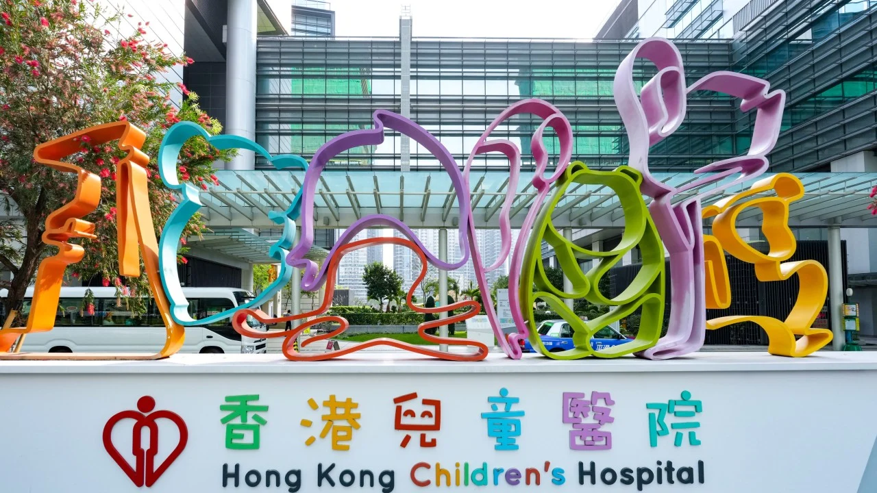 Hong Kong, kritik durumdaki 13 yaşındaki kızı kurtarmak için kalp-akciğer bağışı çağrısı yaptı