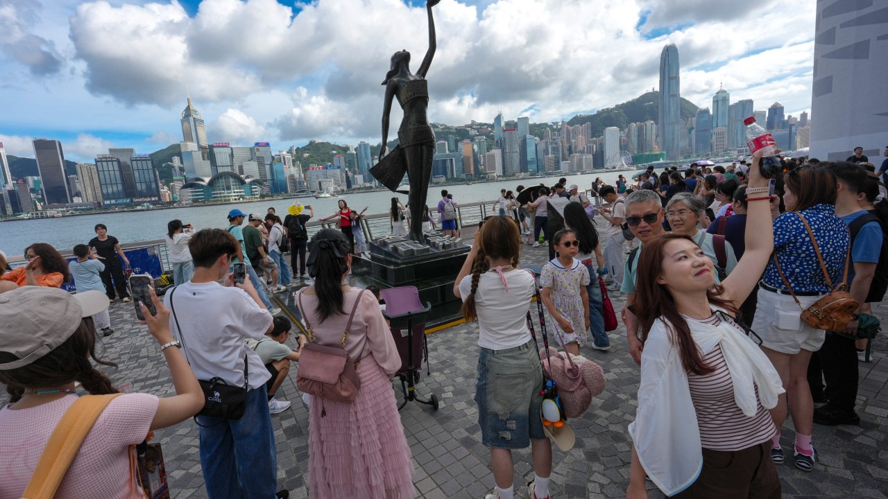 Hong Kong'da kısa mesafeli turist sayısı yüzde 15 düştü