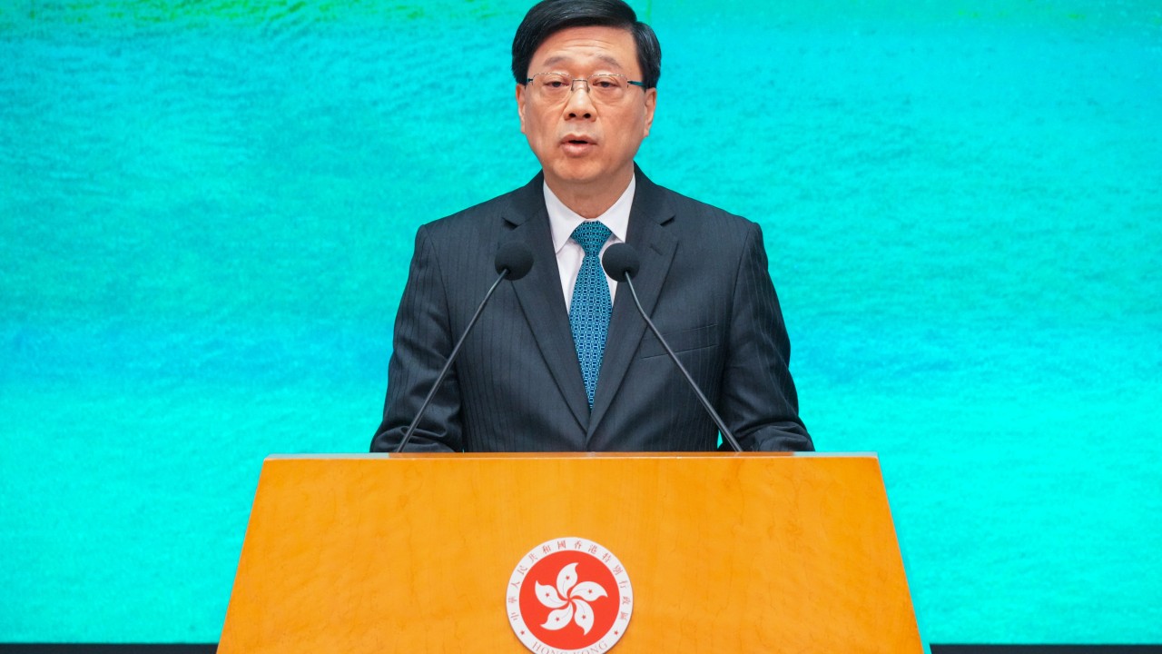 Hong Kong Lideri: Milli Güvenlik Suçlarında İhtiyatlı Olacağız