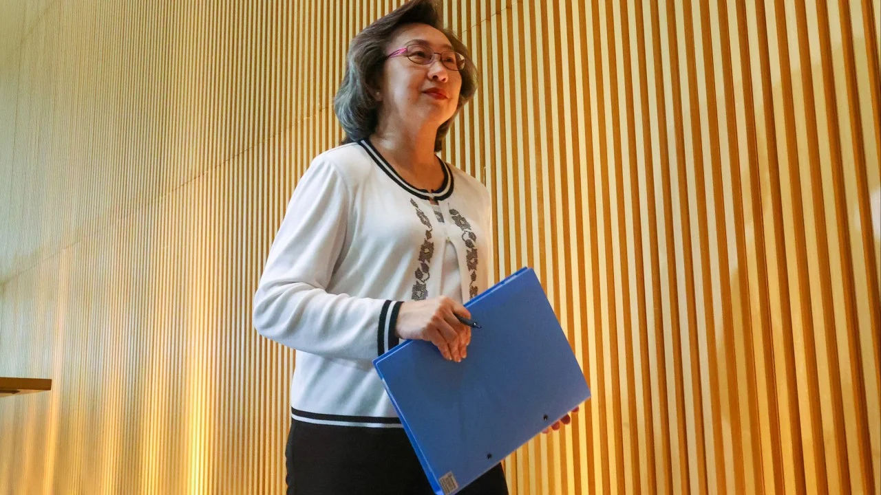 Hong Kong’da memur maaşlarına yüzde 2 zam: Ekonomi düzelince cazip artış sözü