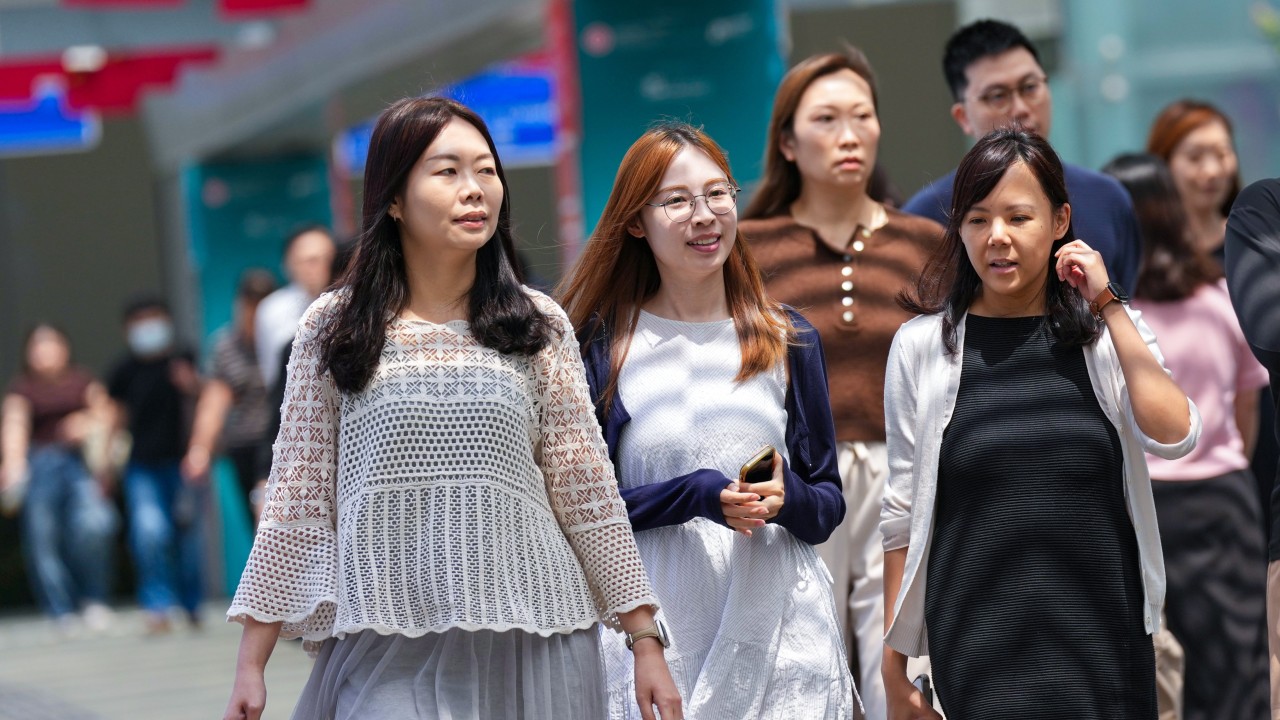 Hong Kong'da memurlara saatlik izin, özel sektör isteksiz