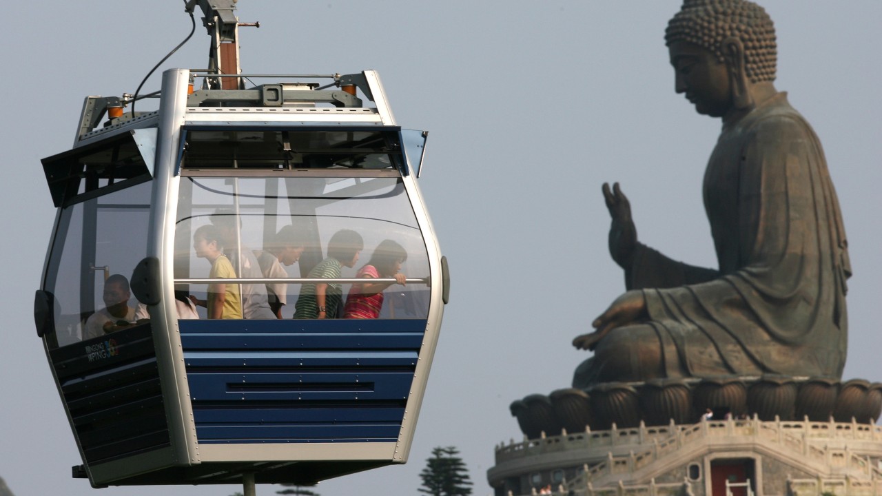 Hong Kong'un Ngong Ping 360 Teleferiği Tayfun Sonrası Açıldı