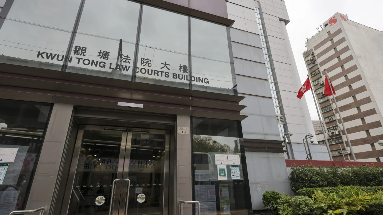 Hong Kong'ta Öğretmen Anneye Oğlunu Tokatladığı İçin Şartlı Ceza