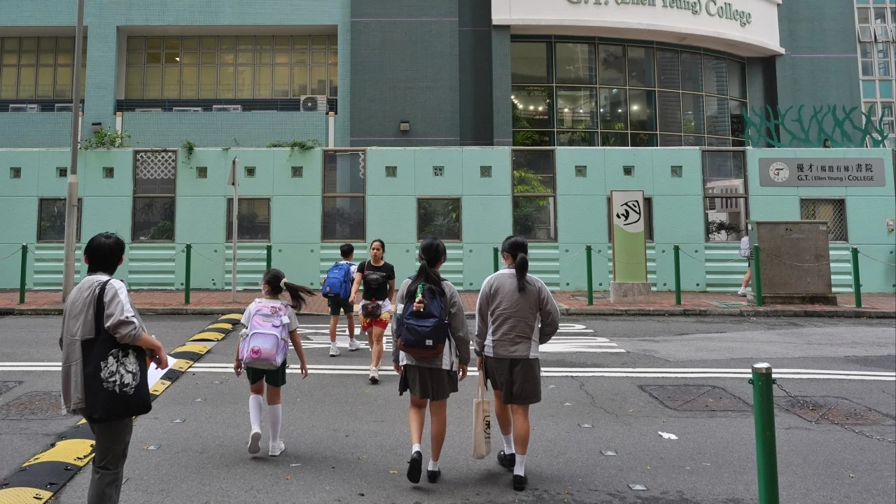 Hong Kong'da Okul: Akademik Stres Yok, Sınavsız Geçiş Var