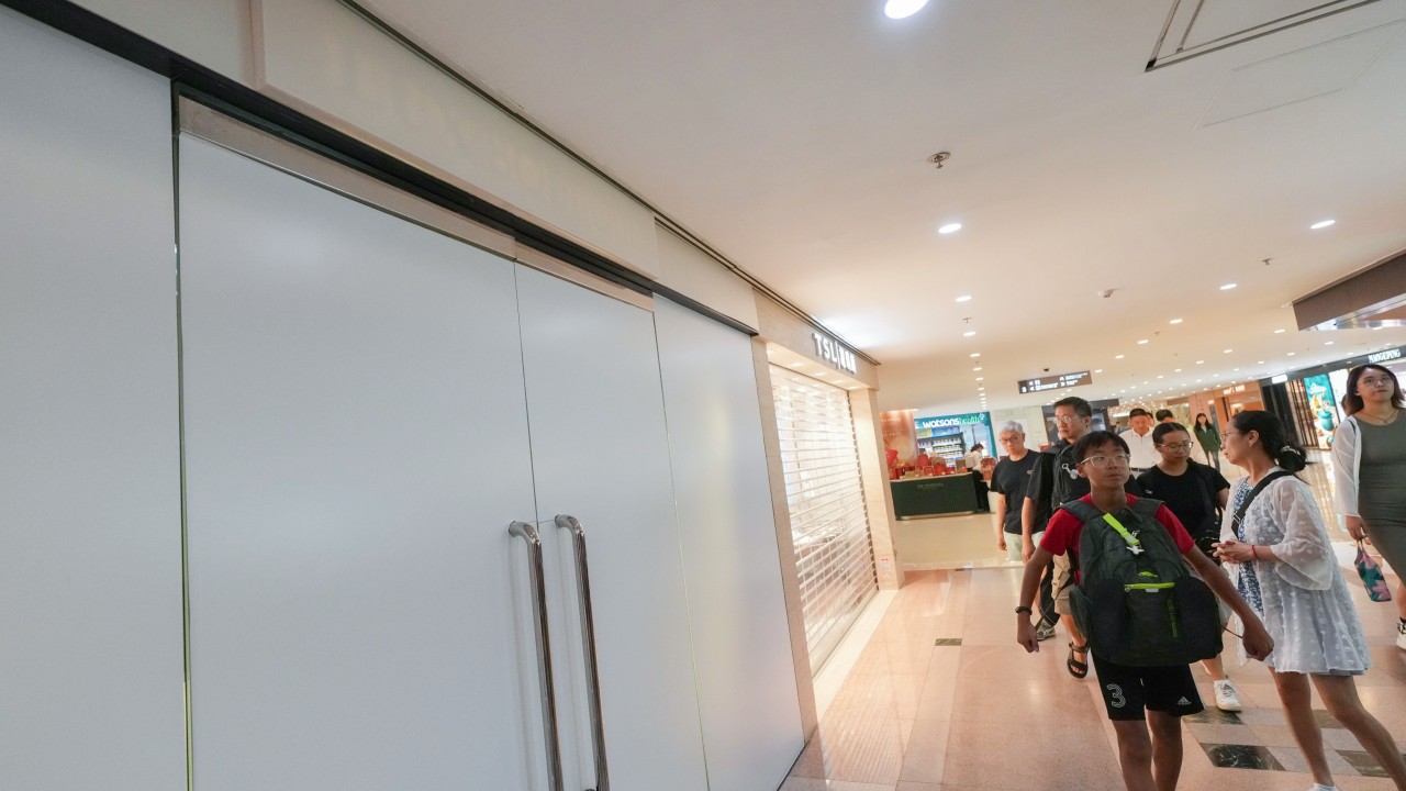 Hong Kong'da Opatra yöneticileri baskıcı satış soruşturması sonrası istifa etti