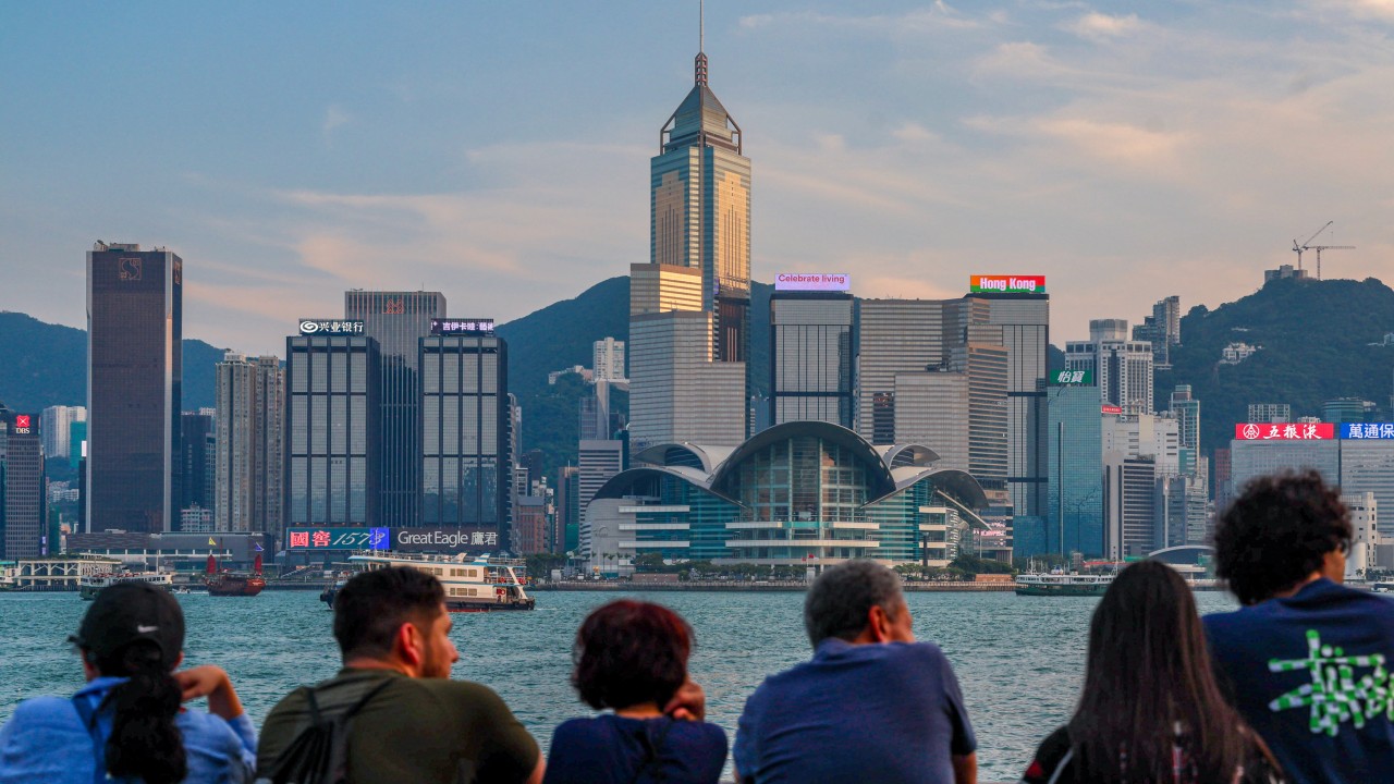 Hong Kong'da Oteller Öğrenci Yurduna Dönüşüyor