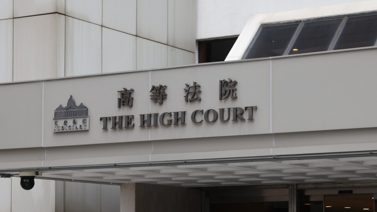 Hong Kong'da özel dershanenin sahibi 5 erkeğe cinsel istismarı kabul etti