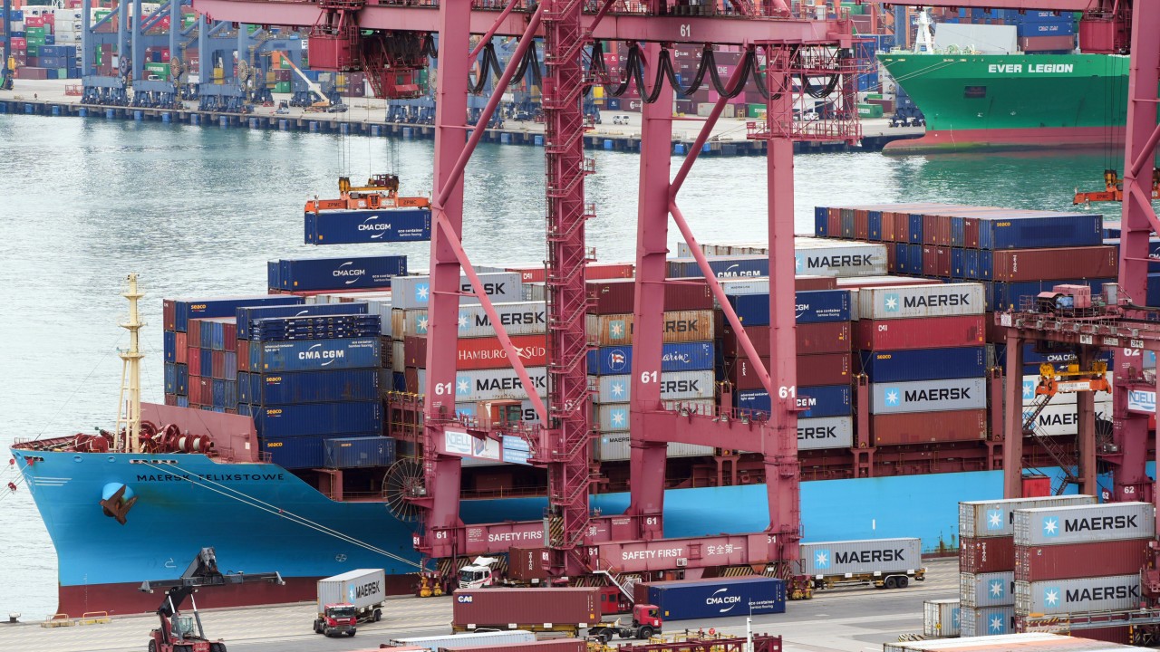 Hong Kong: Pasif Ticaret Merkezinden Bölgesel Kontrol Kulesine