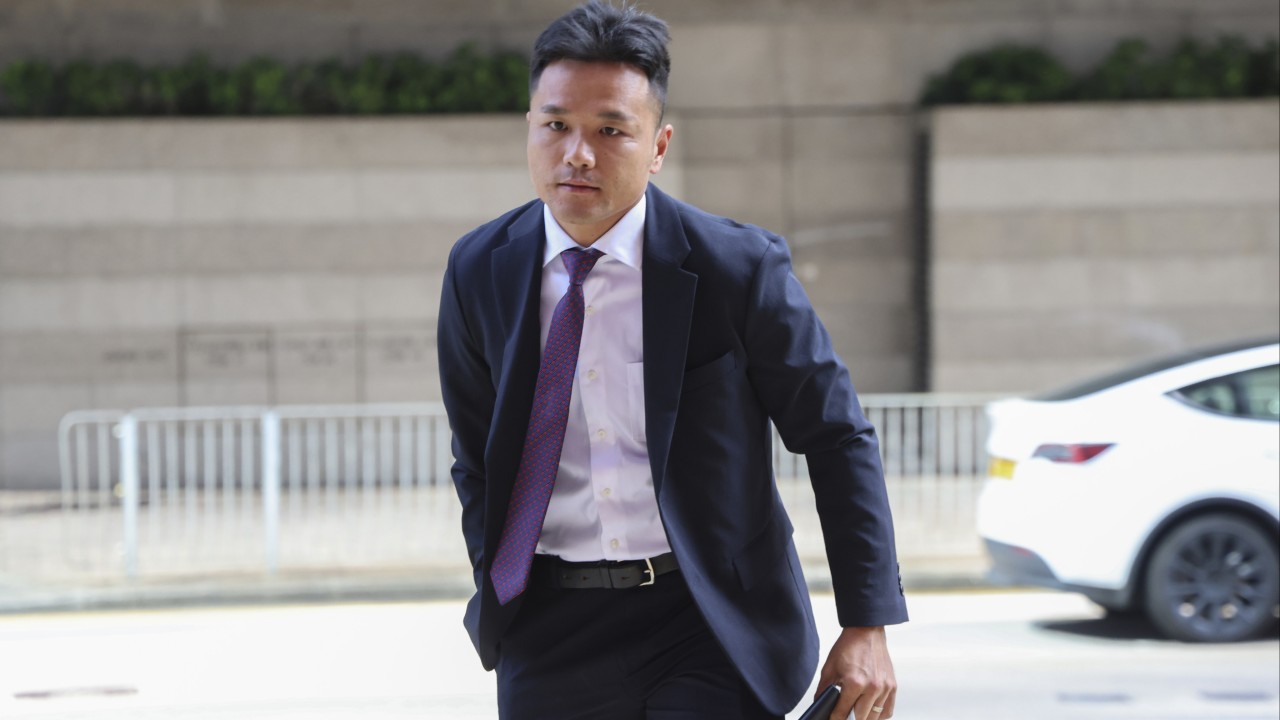 Hong Kong polislerine evsizi tuzağa düşürme davasında ret