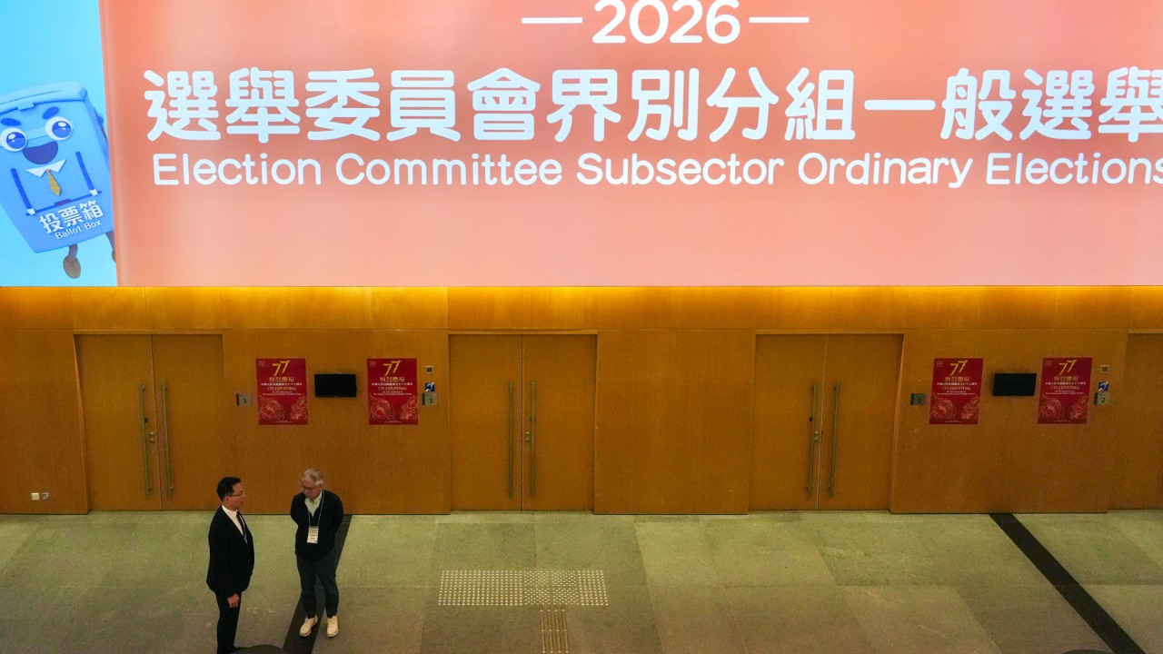 Hong Kong Seçim Komitesi'ne eski yetkililerden yoğun ilgi