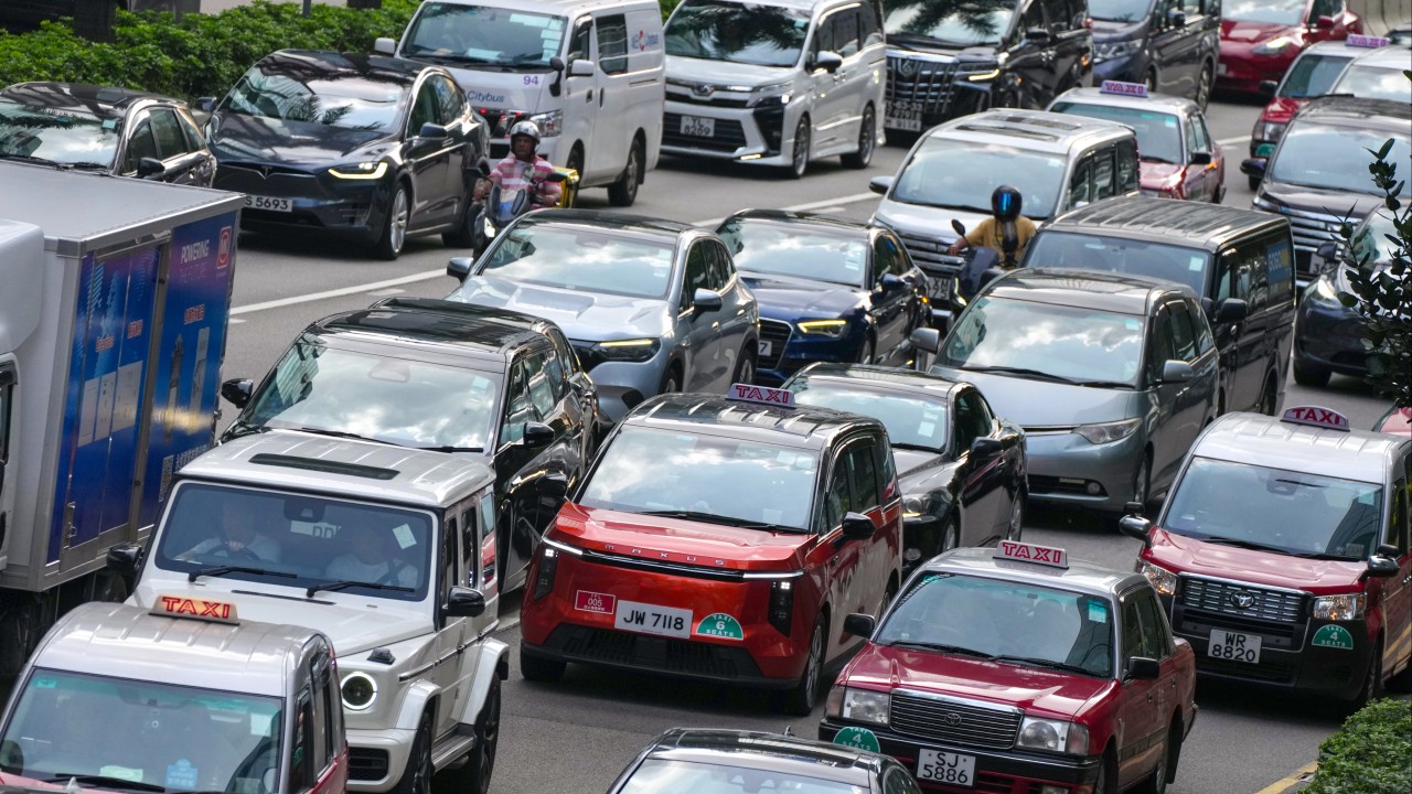 Hong Kong'tan taksi lisanslarında Uber'e ayrıcalık yok
