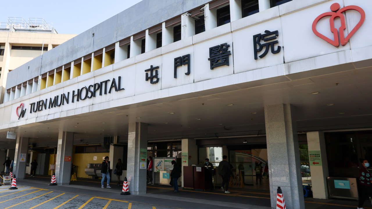 Hong Kong tamircisi otobüs altında kalarak can verdi