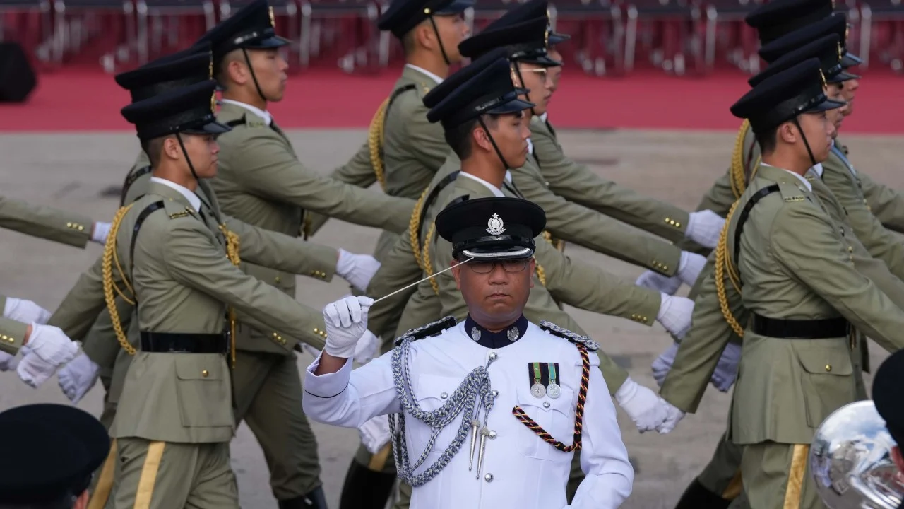 Hong Kong, 1 Temmuz'da bayrak töreni ve indirimlerle kutluyor