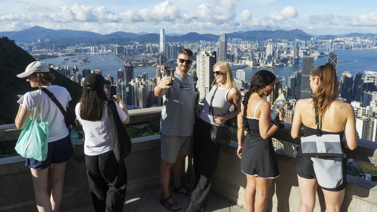 Hong Kong turizmde alarm: Harcama 2018'in yüzde 44 altında