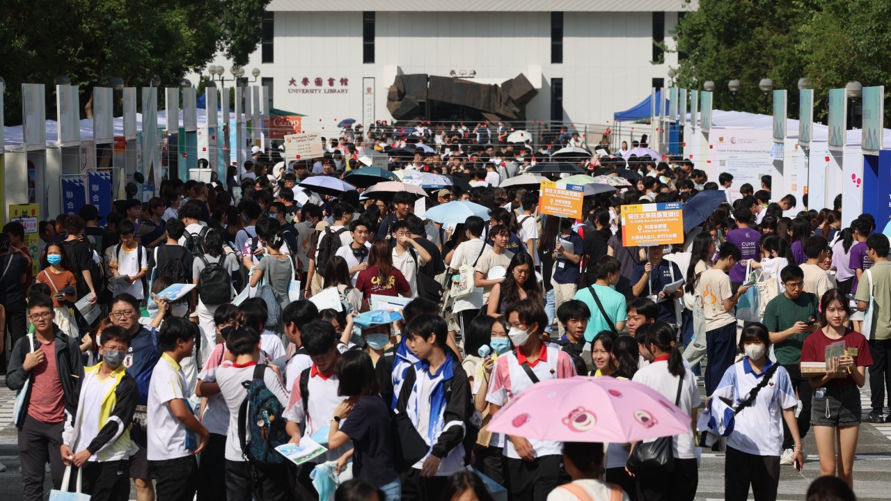 Hong Kong'da üniversite yerleştirmelerinde düşüş: Öğrencilerin %34'ü kontenjan aldı