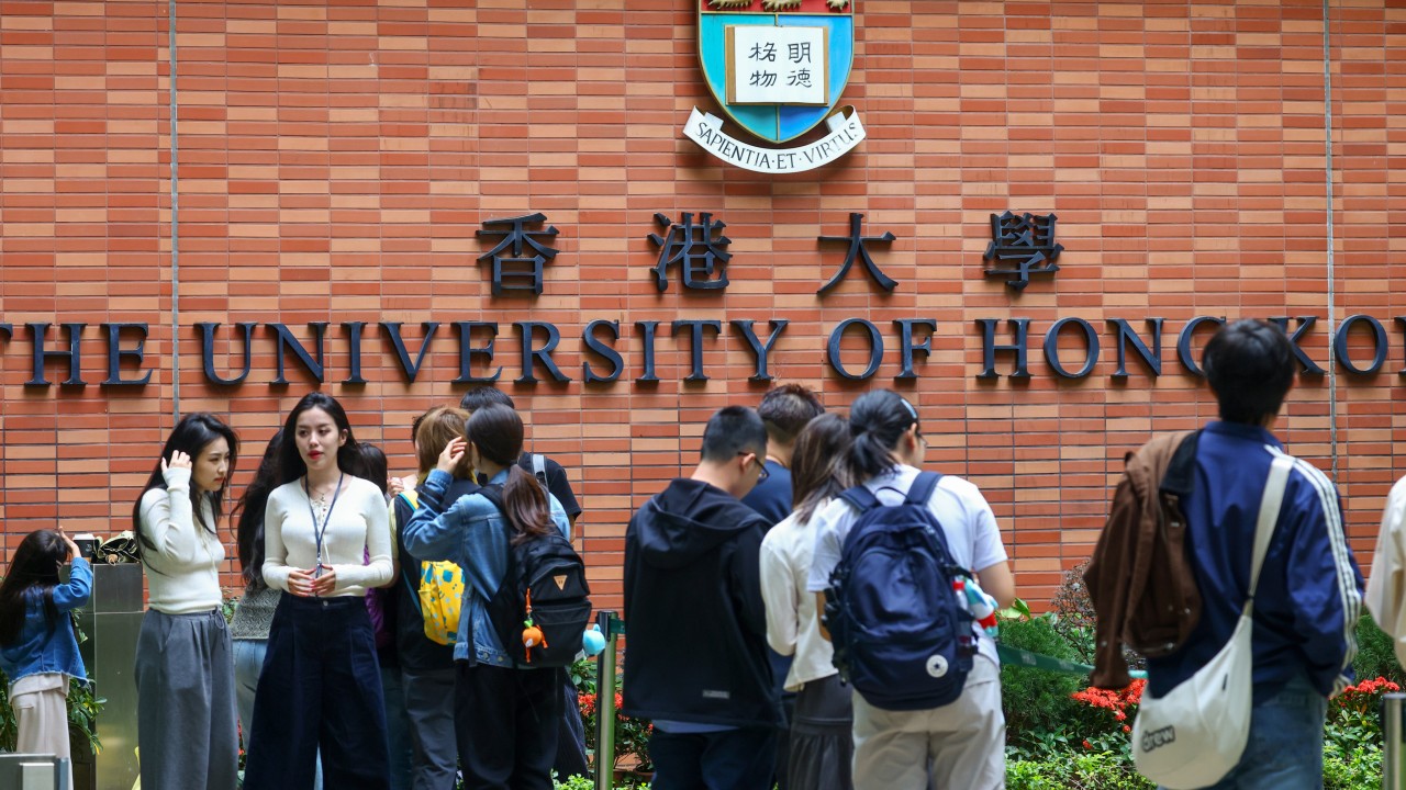 Hong Kong üniversitelerine rekor sayıda DSE dışı öğrenci kabulü kota tartışmalarını alevlendirdi