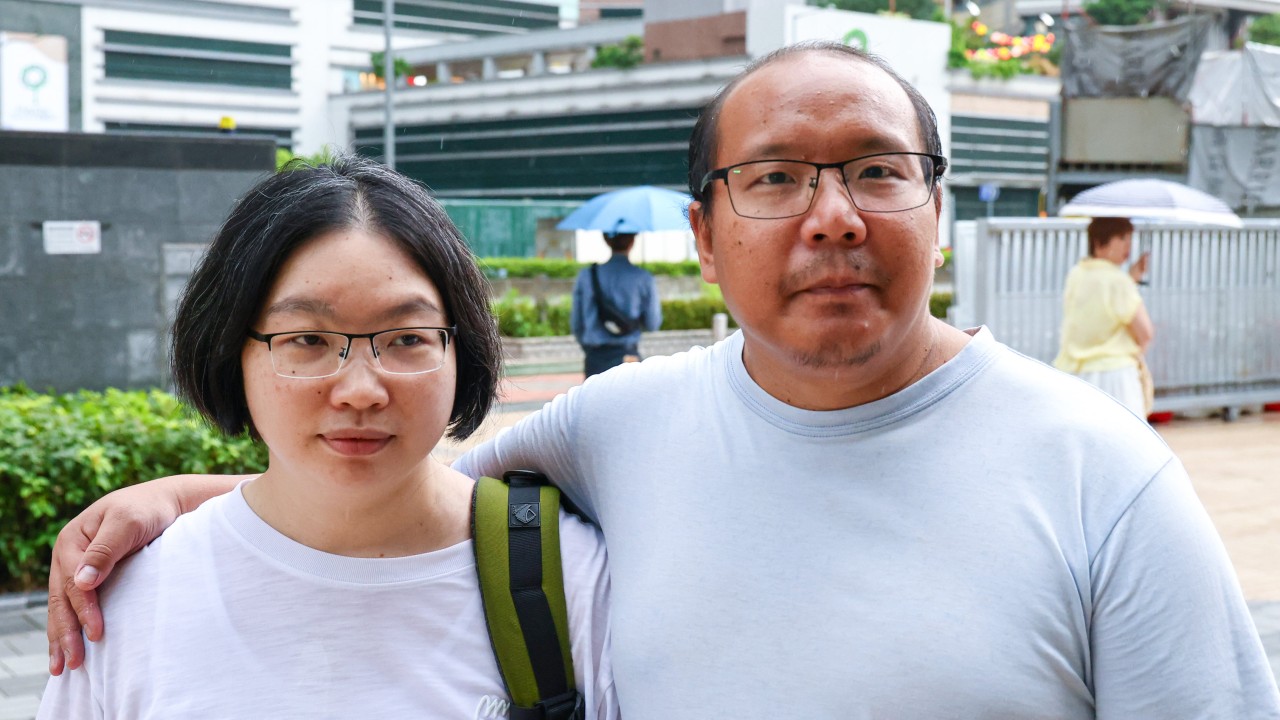 Hong Kong'da velayet davasındaki çiftin 2 aylık bebeği hastaneye kaldırıldı