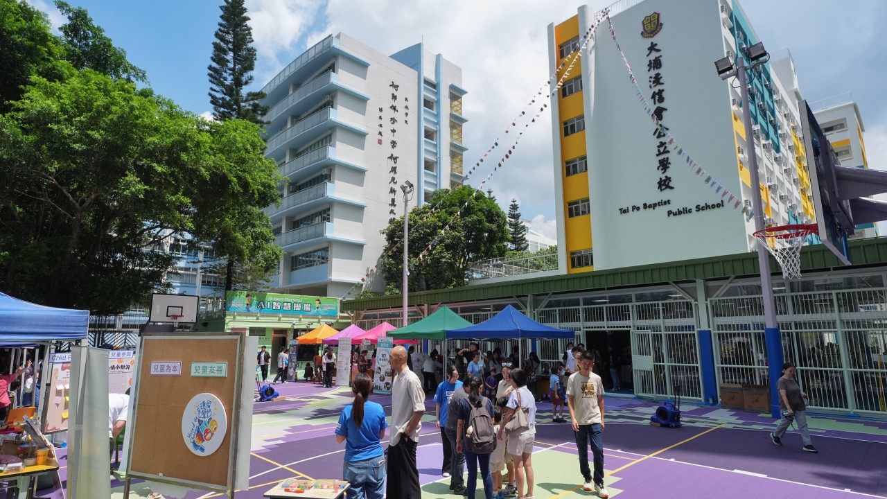 Hong Kong'da yangının vurduğu okul yeni kampüsünde açıldı
