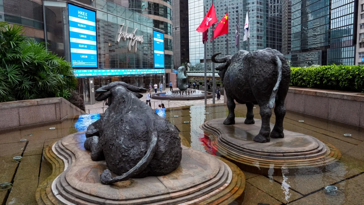 Hong Kong'da Yapay Zeka Hisselerinde Kilit Açılıyor: Zhipu AI ve MiniMax Satış Baskısıyla Karşı Karşıya