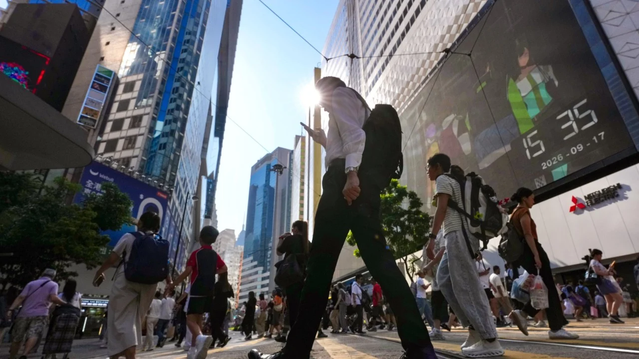 Hong Kong Yapay Zeka İçin 4 Aşamalı 'Yetenek Merdiveni' Planını Açıkladı