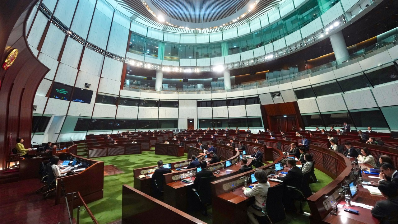 Hong Kong yasama organı yapay zekayı ilk kez kullandı